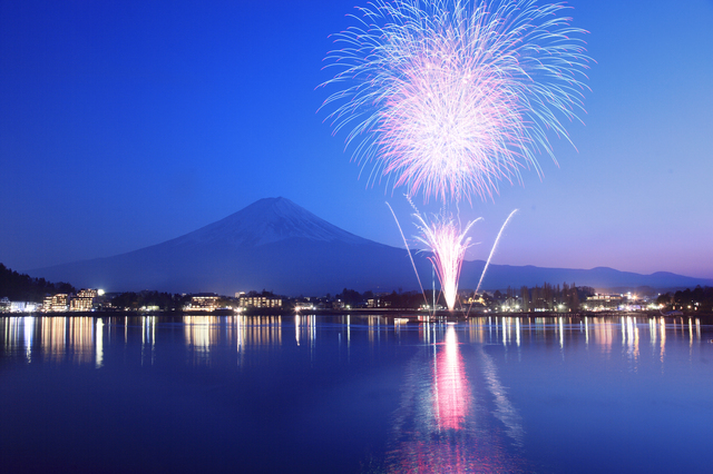 【河口湖冬花火】無料送迎バス運行！